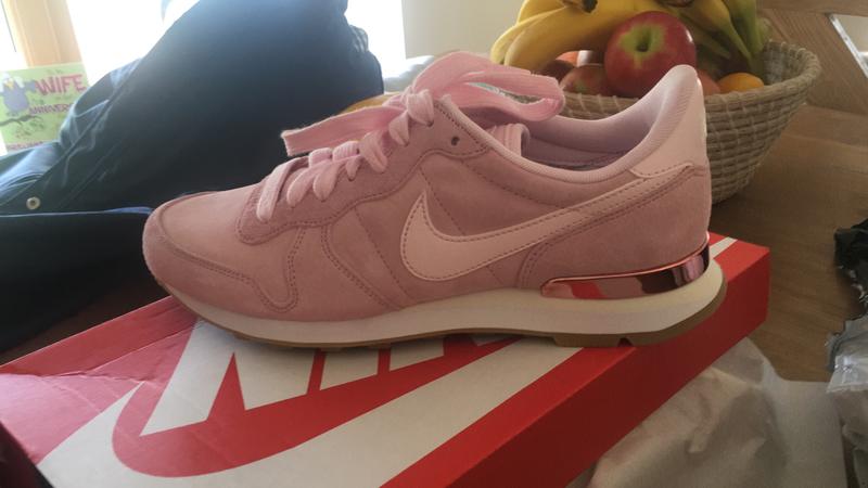 nike blush internationalist suede trainers