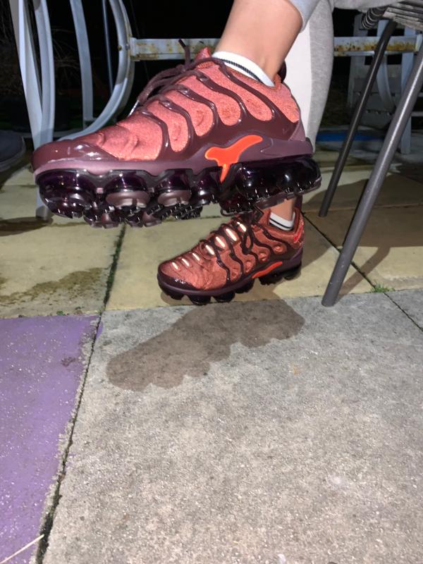 vapormax burnt orange