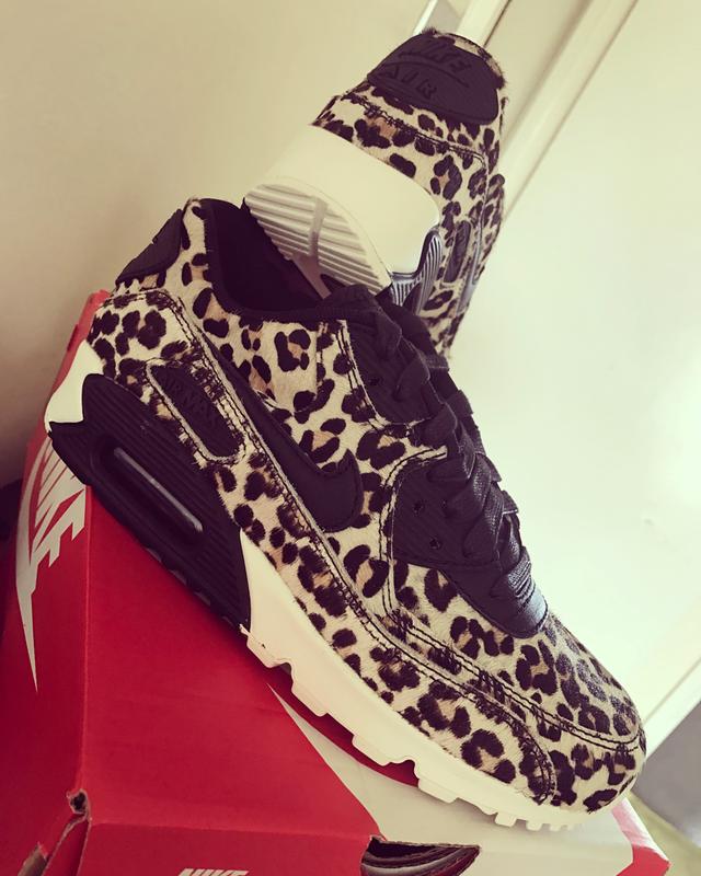 nike air max 90 snow leopard black sail