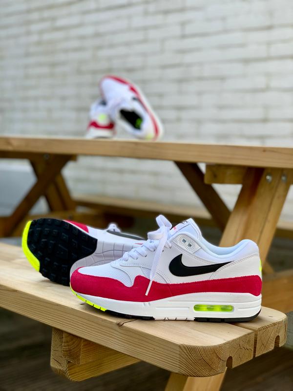 air max 1 trainers white black volt rush pink