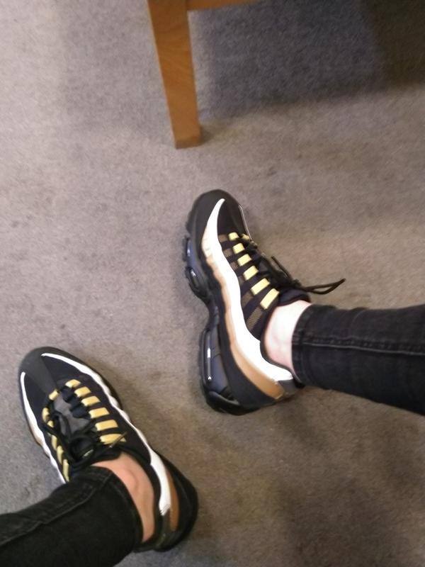 air max 95 og black and gold