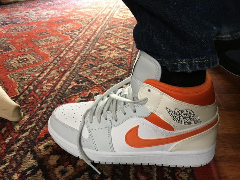 air jordan 1 mid trainers white starfish pure platinum