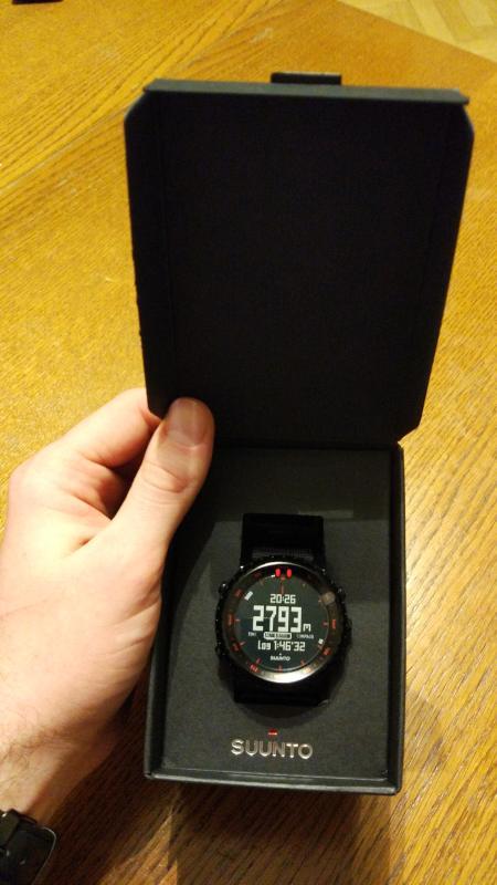 suunto core all black red