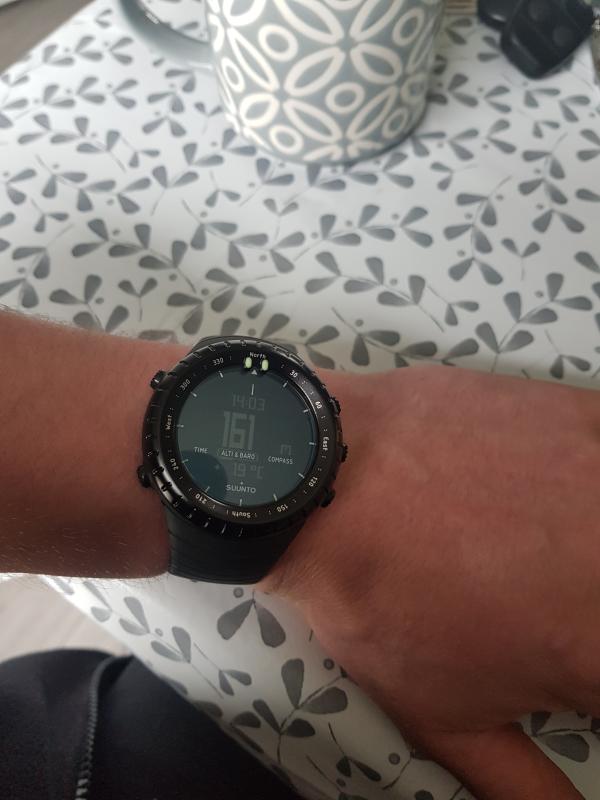 suunto core all black red
