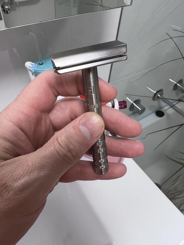 Henson Shaving Ti22 Medium DE Safety Razor Titanium | OZ Hair & Beauty