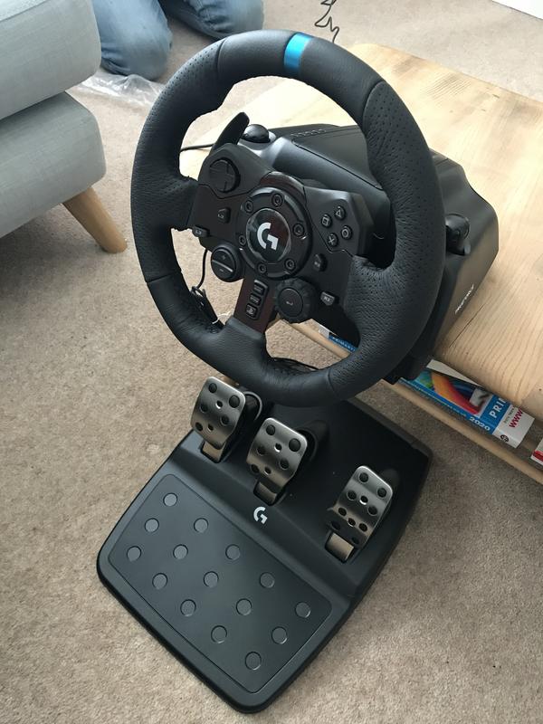 Logitech G923 Racing Wheel and Pedals, TRUEFORCE up to 1000 Hz Force  Feedback, Responsive Driving Design, Dual Clutch Launch Control, Genuine  Leather