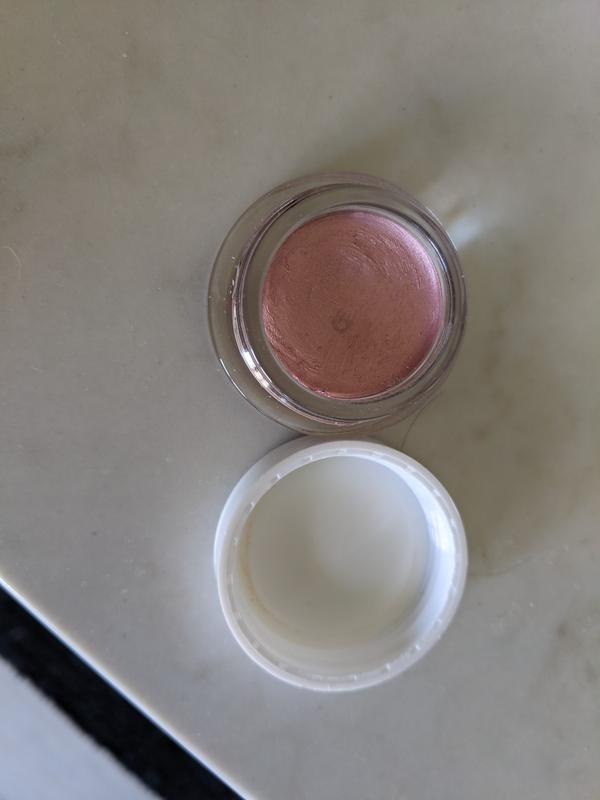 cream shadow