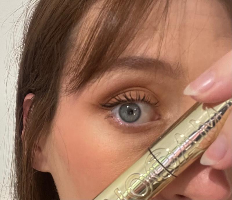 Eye showing Mascara