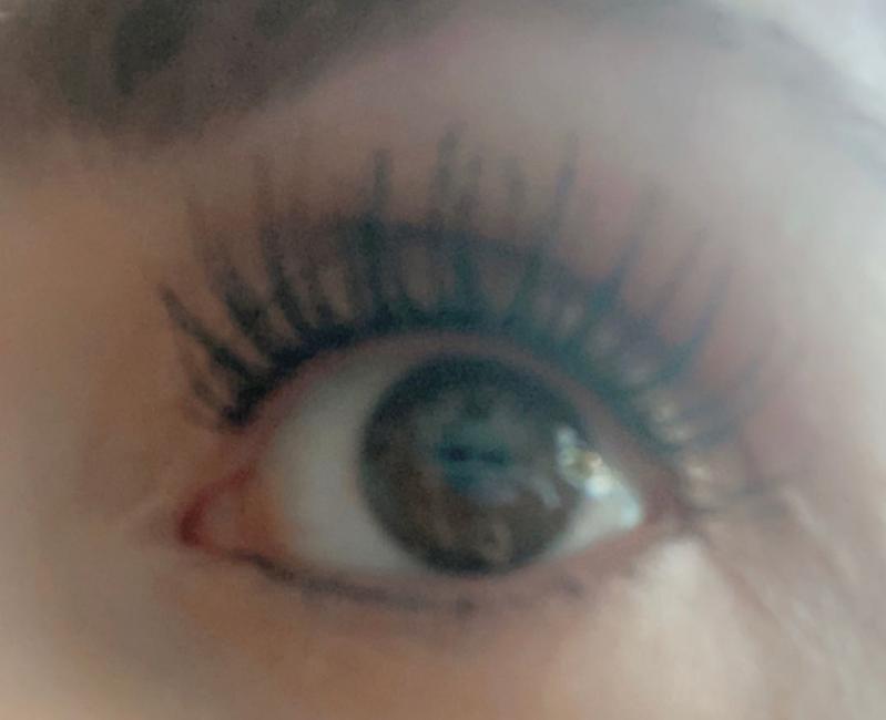 Mit der Mascara