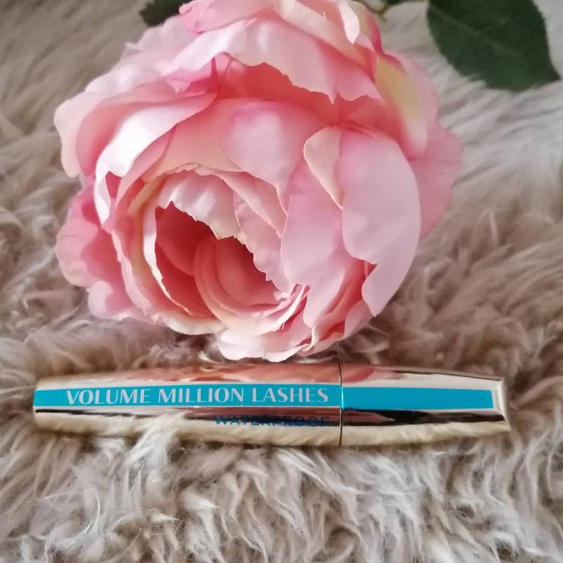 Volume Million Lashes Mascara