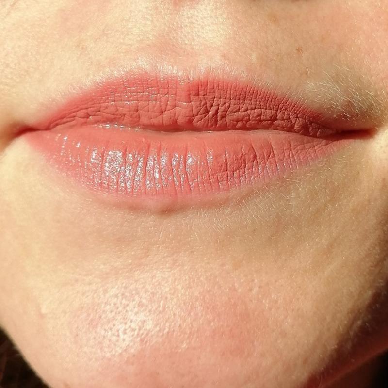 [Werbung] L’ORÉAL PARiS Color Riche Satin Nude 601 Worth It Tragefoto