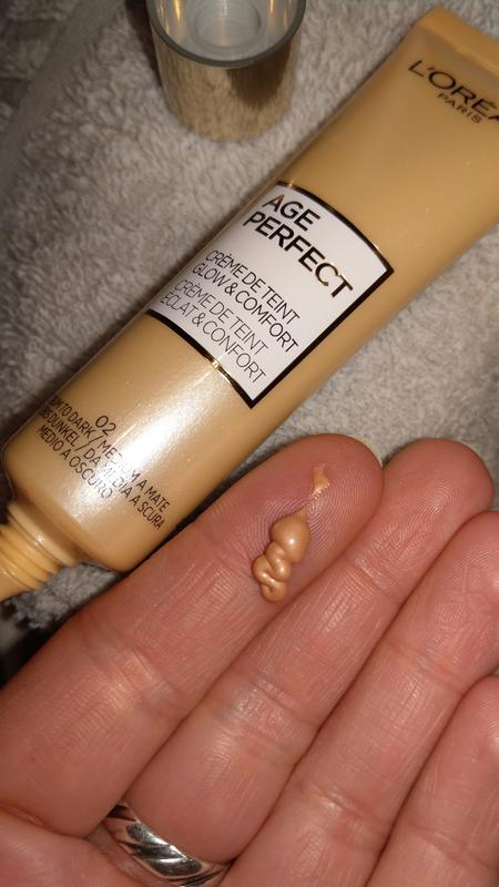 L Oreal Paris Age Perfect Age Perfect Getonte escreme 01 Hell Bis Mittel Online Kaufen Rossmann De