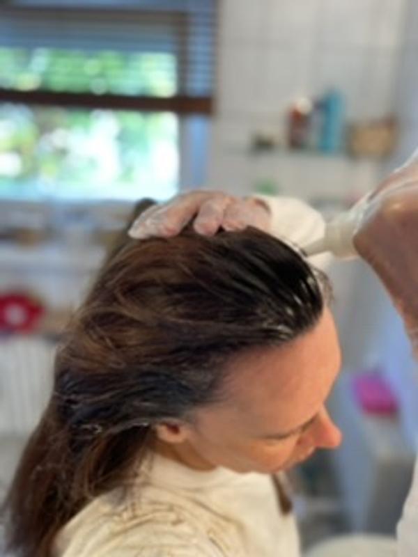 Beim auftragen der Haarfarbe