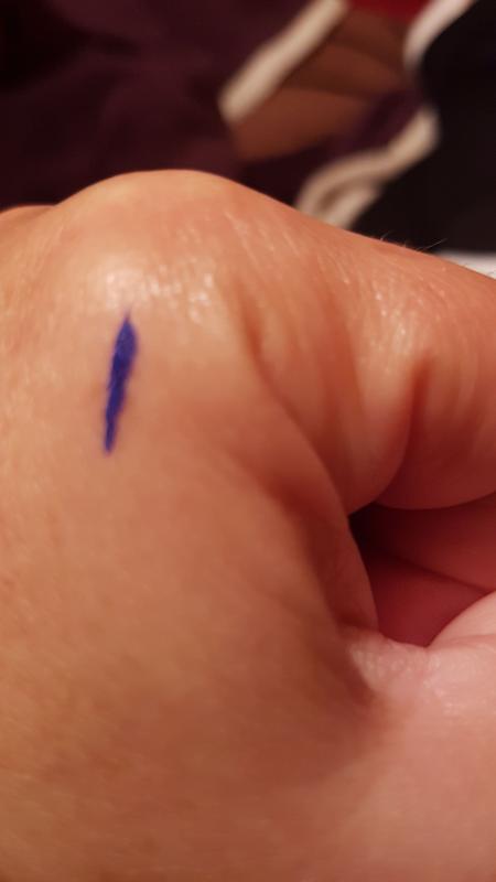 Test auf der Hand, geht auch beim waschen nicht ab. Top.