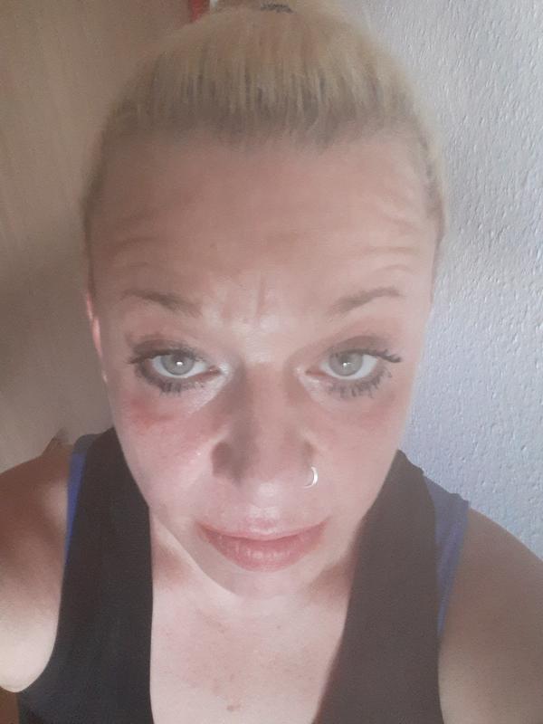 Mega lange wimpern  das ist der rote