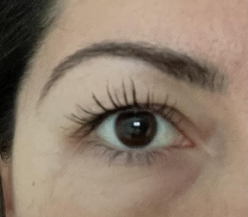 Nachher / Meine Wimpern nach der Benutzung der Volume Million Lashes Balm Brown Mascara