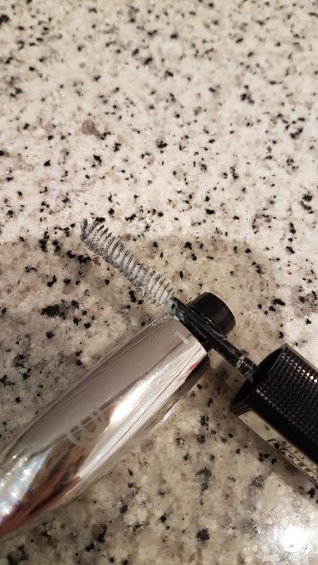 Step 1 von der neuen Pro XXL Mascara Volume