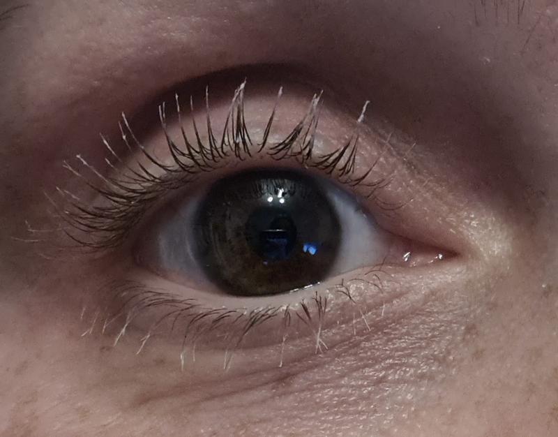 PRO XXL VOLUME Mascara Schritt 1