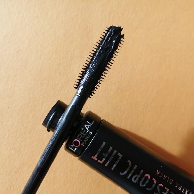 [Werbung] L’ORÉAL Paris Telescopic Lift Extra Black Mascara Bürste zweiter Teil