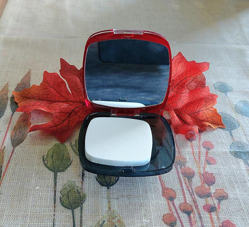 Puder mit Spiegel