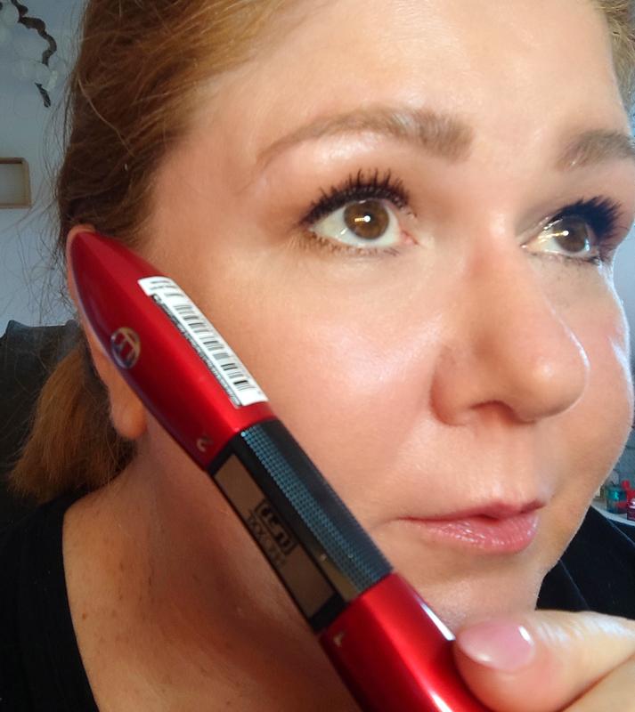 L'Oréal Pro XXL Lift Mascara aufgetragen