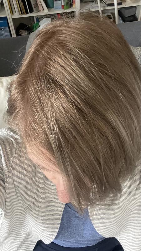 Farbergebnis mit 8.11 Ultra kühles Hellblond