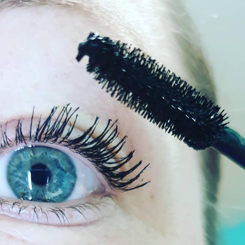 Im Anschluss die Mascara darüber