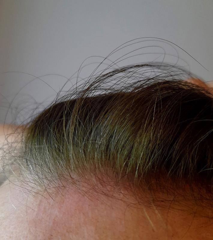 Questa è la mia nuova ricrescita color senape che secondo il servizio clienti è assolutamente castana...