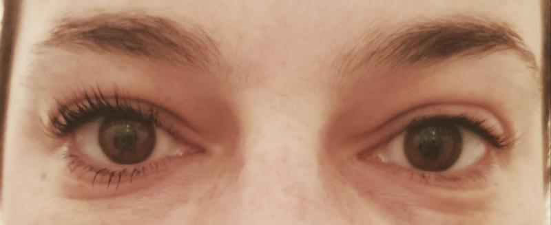 Links met mascara rechts zonder