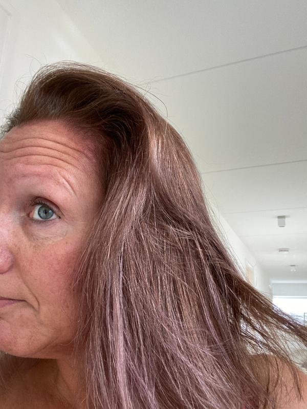 Paars haar wat blond was en middenblond moest zijn