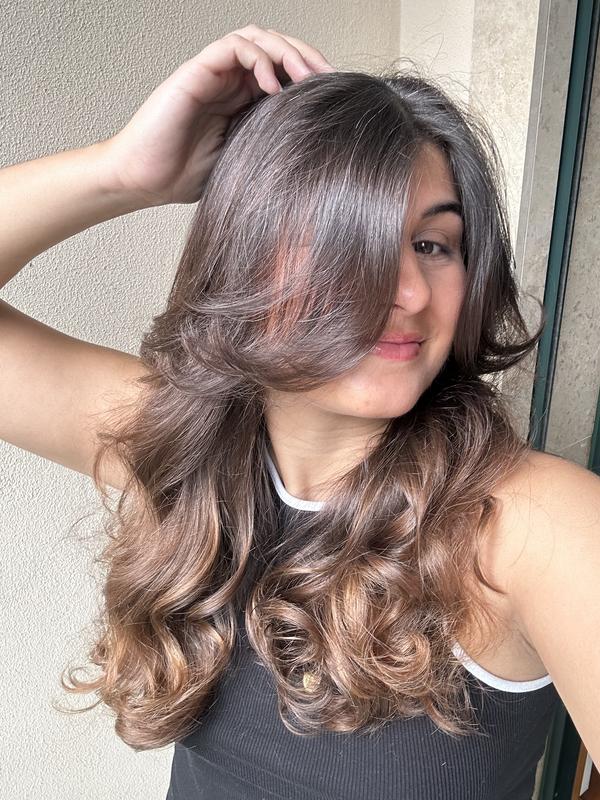 Cabelo brilhante logo após a primeira lavagem
