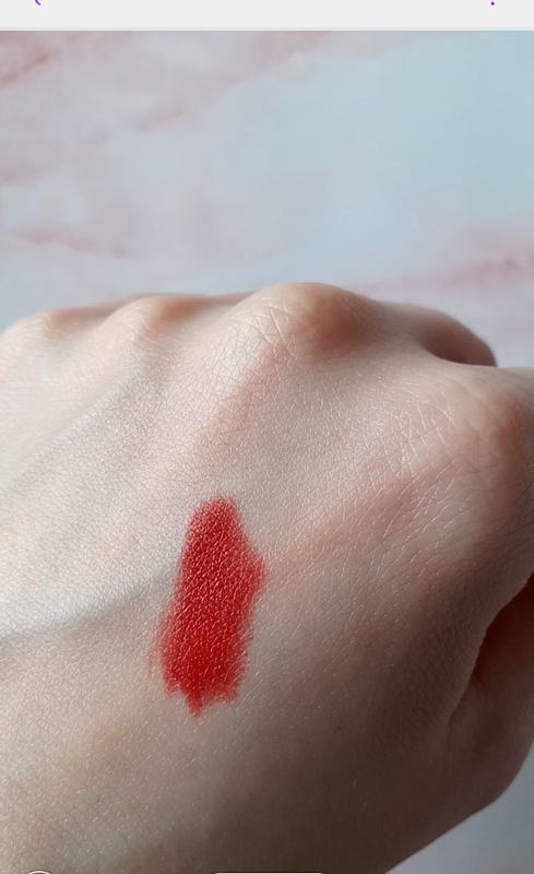 A swatch of the L'Oreal Paris 346 Rouge Determinance Lipstick
