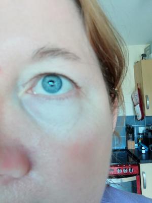 Before i applied the mascara