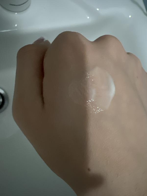 Texture leggera e perfetta sotto il trucco
