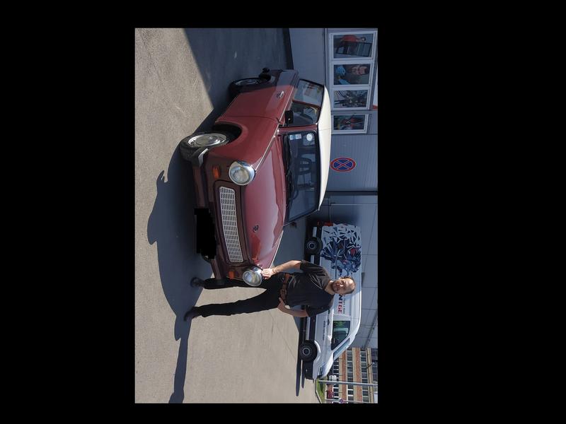 254 years of History = Pair of Levi´s + 1988 Trabant + Owner