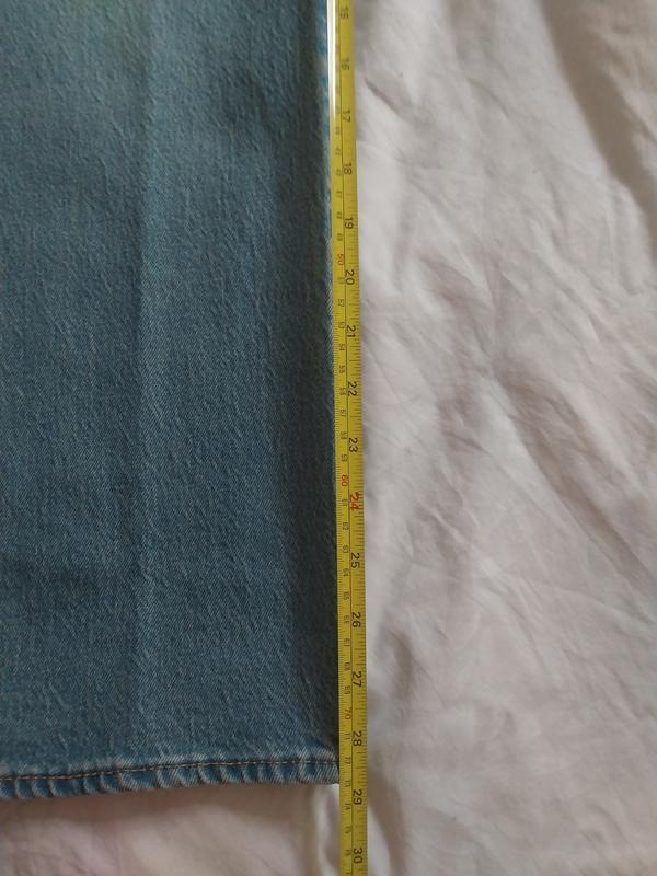 Odered size 32 x 30. "How it Fits" promises: Leg opening: 18 1/4'', but it's 17"; Inside leg shoud be 30", but it's barely 29".