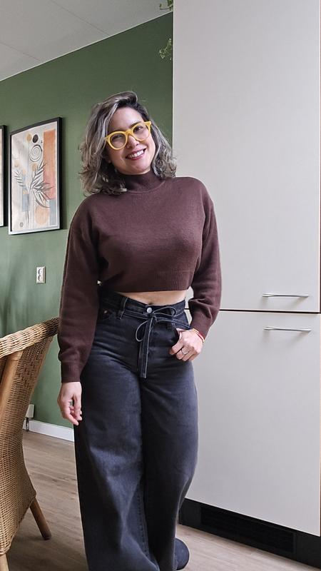 Hoewel ze wat losjes zitten om mijn middel, vind ik dat ik ze met het trekkoordje makkelijk kan verstellen.