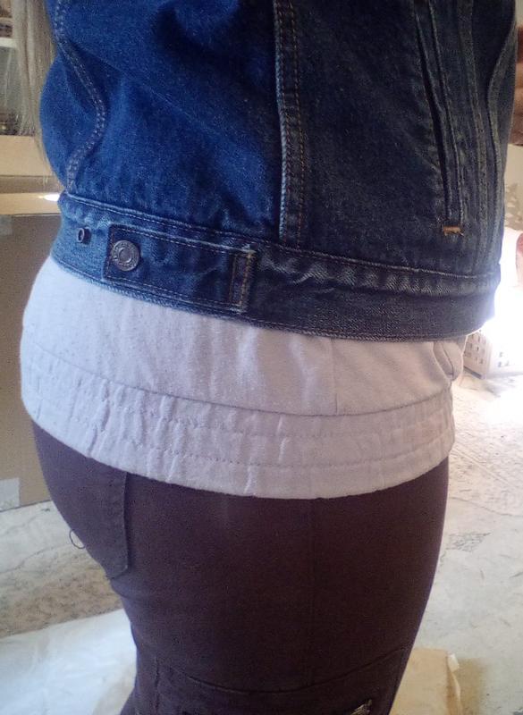 Za krótka na długości. Do porównania jasna bluza o odpowiedniej długości na zimę