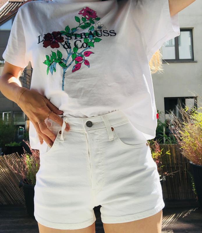 501 shorts - Front + Levi's tee