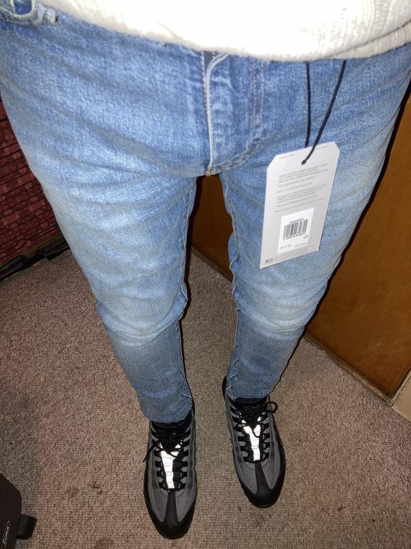 Front of my Skinny Taper Dorian - Medium Indigo