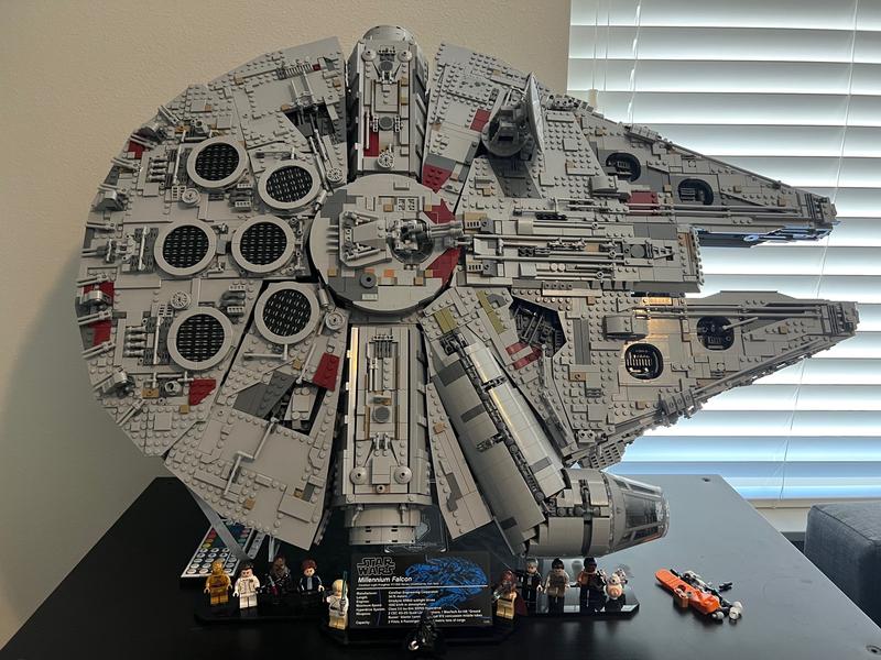 Lego millennium deals falcon myer