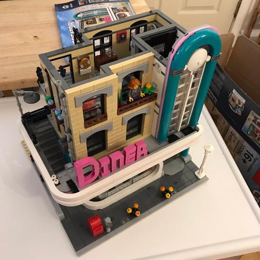 LEGO Creator Expert Downtown Diner 10260 MYER