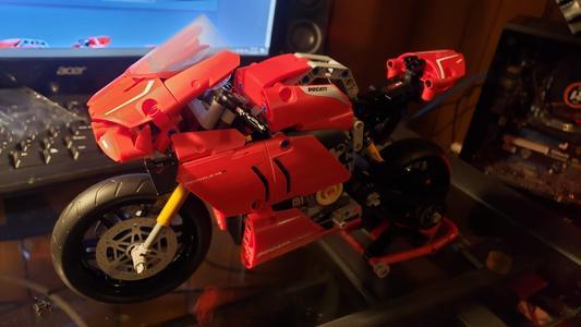 LEGO Technic Ducati Panigale V4 R 42107 MYER