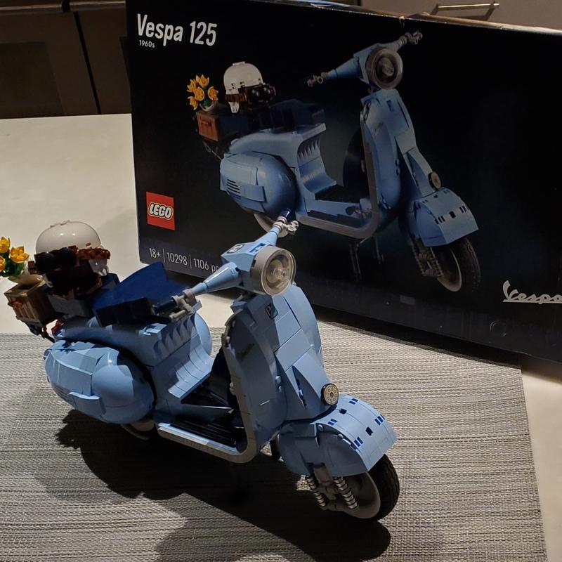  Lego Vespa 125 10298 : Everything Else