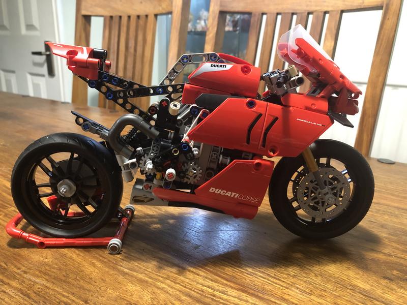 LEGO Technic Ducati Panigale V4 R 42107 MYER