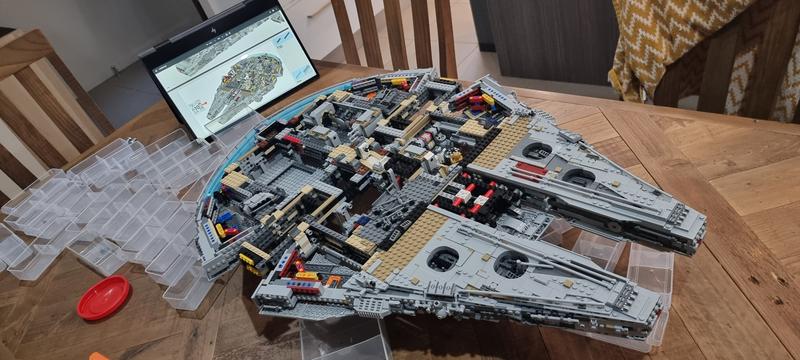 LEGO Star Wars Millennium Falcon 75192 MYER