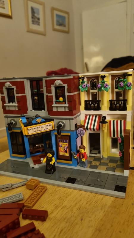  LEGO Icons Jazz Club 10312 Building Set for Adults and Teens, A  Collectible Gift for Musicians, Music Lovers, and Jazz Fans, Includes 5  Detailed Rooms Within The Music Venue and 8