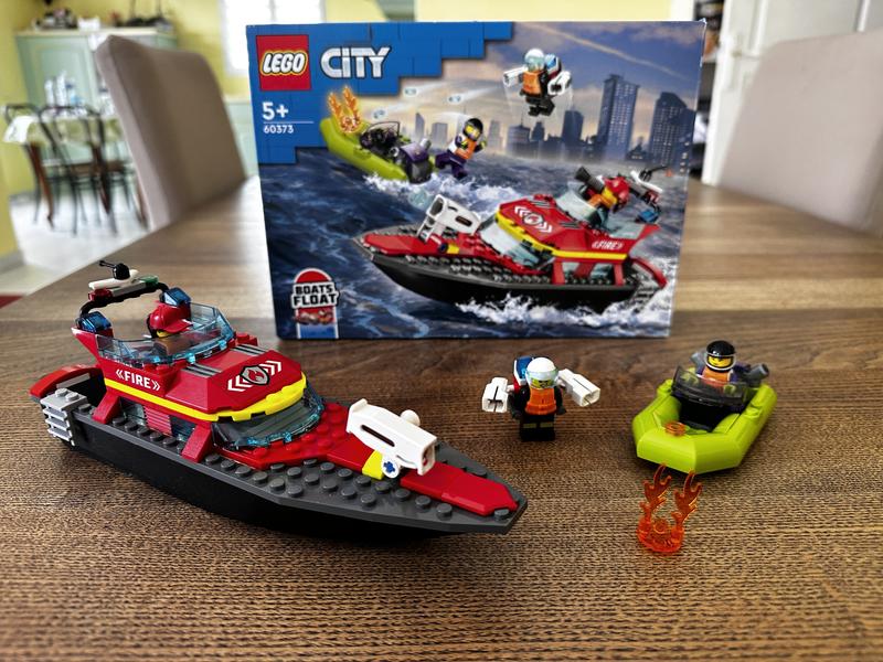 LEGO City Fire Rescue Boat 60373 Toy Boat that Floats on Water for  Imagination Play, Building Toy for Kids Ages 5+, Includes 144 Pieces, Ages  5+ 