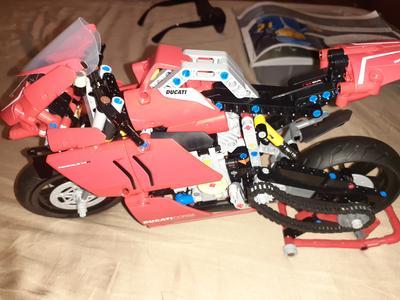 LEGO Technic Ducati Panigale V4 R 42107 MYER