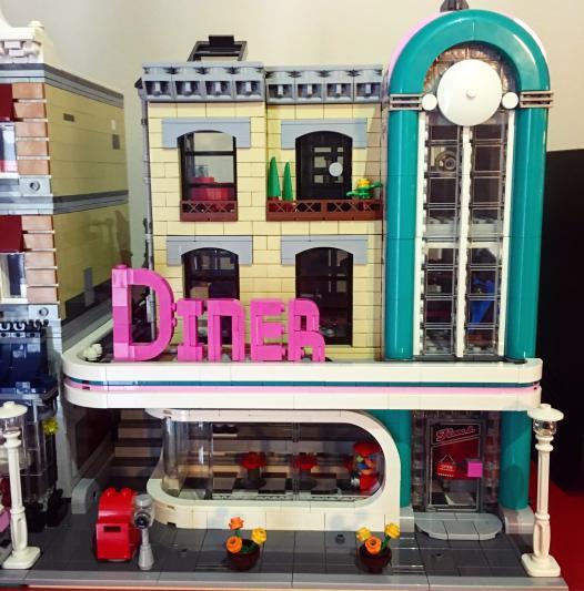 LEGO Creator Expert Downtown Diner 10260 MYER